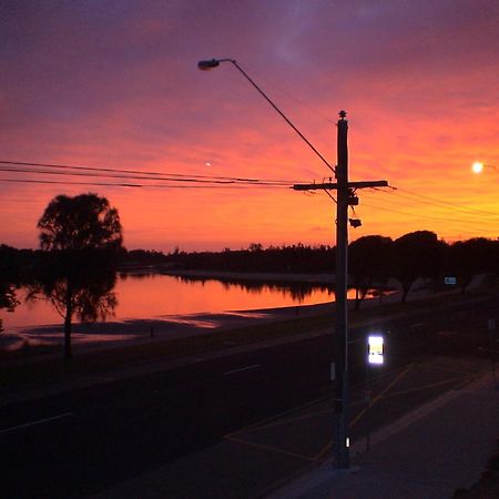 Heyfield Motel And Apartments เลคส์เอนทรานส์ ภายนอก รูปภาพ