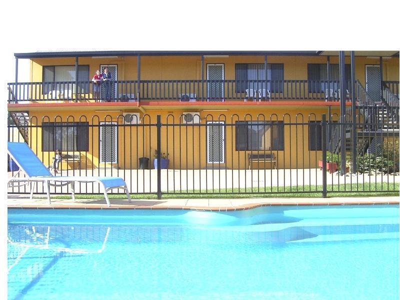 Heyfield Motel And Apartments เลคส์เอนทรานส์ ภายนอก รูปภาพ