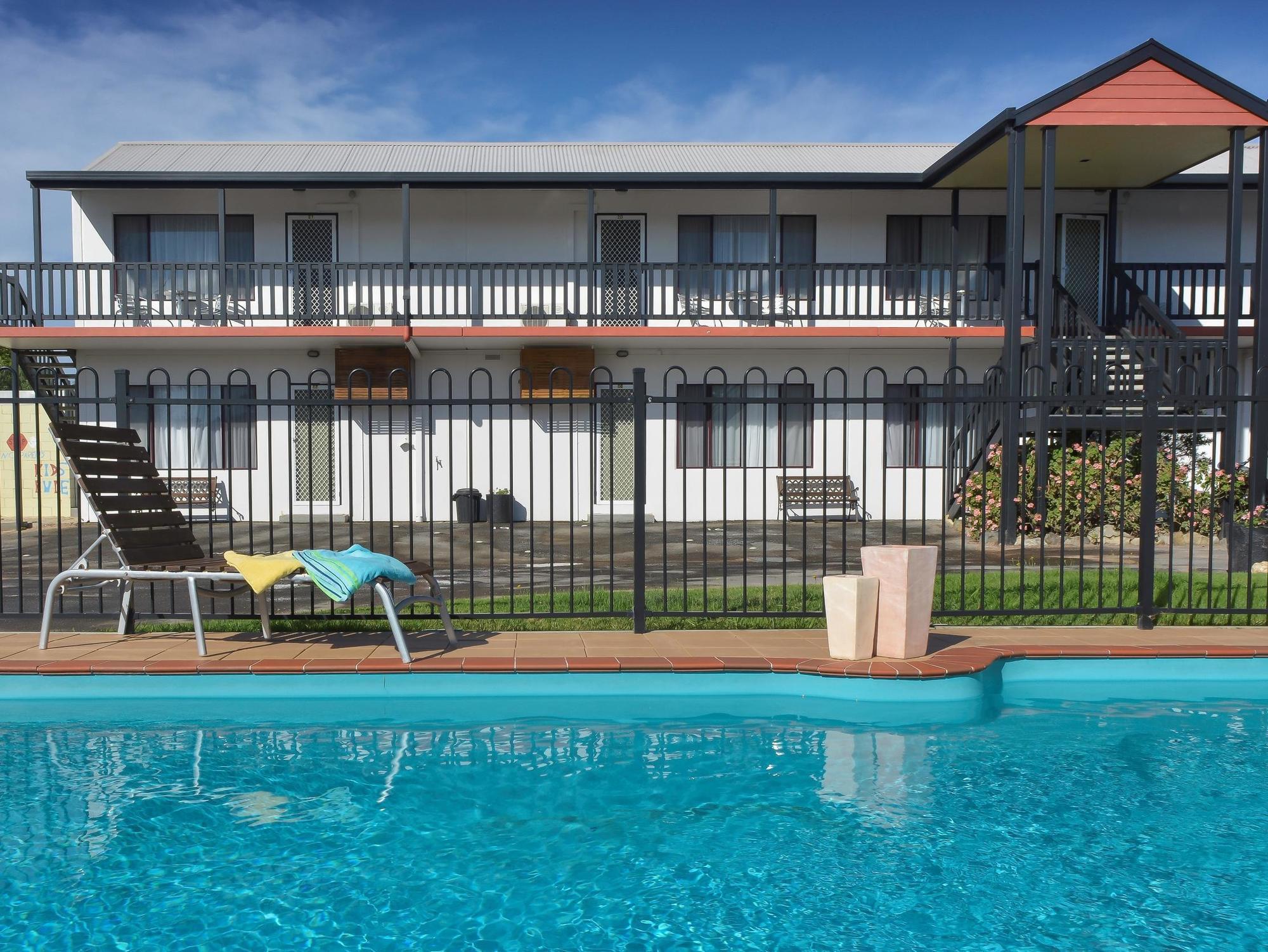 Heyfield Motel And Apartments เลคส์เอนทรานส์ ภายนอก รูปภาพ