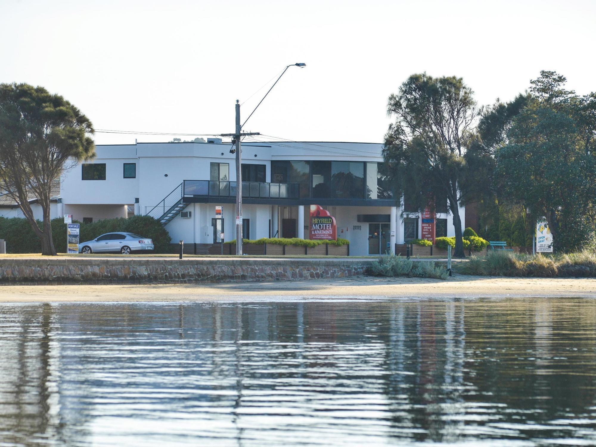 Heyfield Motel And Apartments เลคส์เอนทรานส์ ภายนอก รูปภาพ
