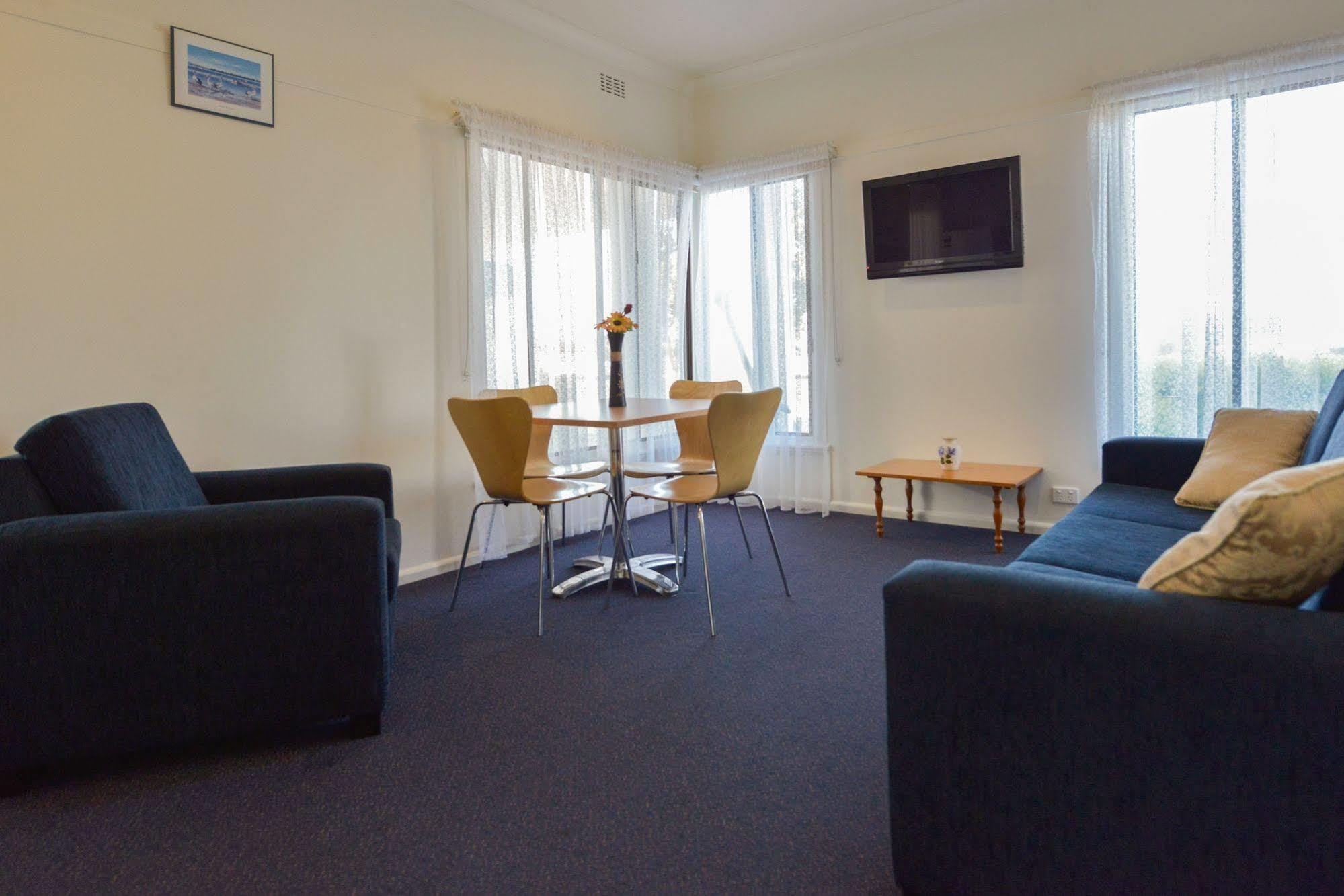 Heyfield Motel And Apartments เลคส์เอนทรานส์ ภายนอก รูปภาพ