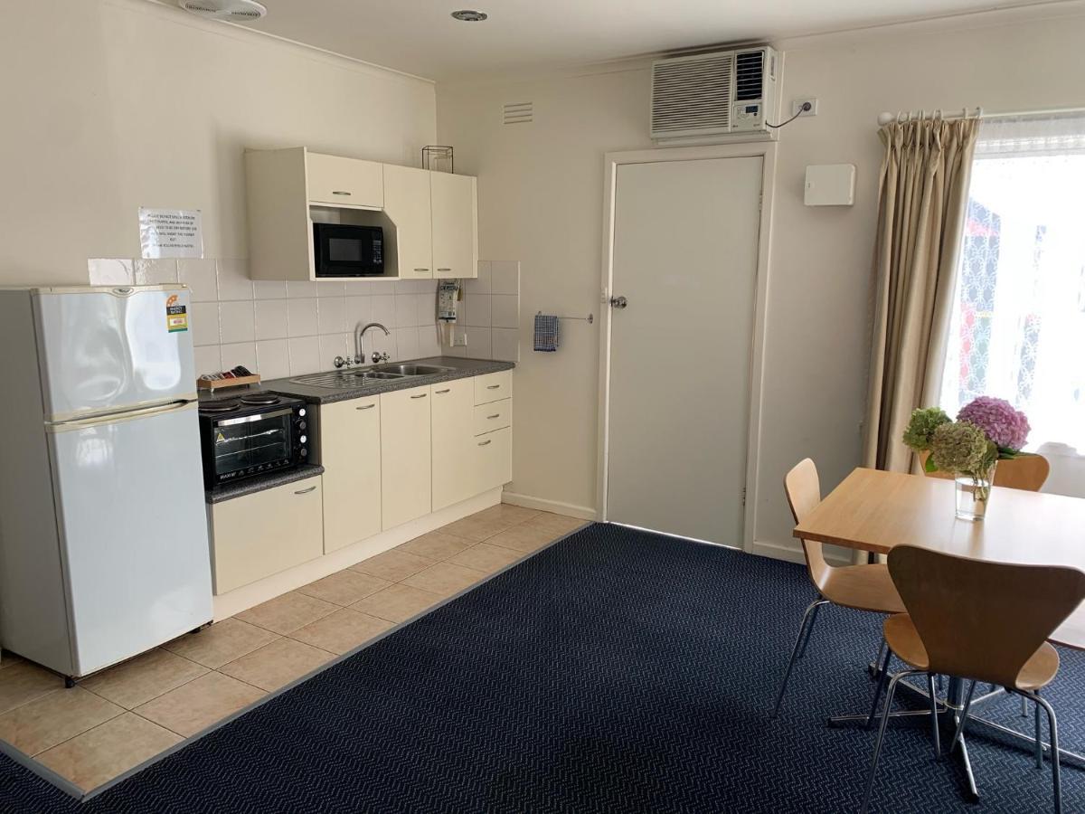 Heyfield Motel And Apartments เลคส์เอนทรานส์ ภายนอก รูปภาพ